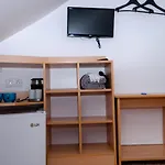 Mansarda Mica Cu Baie Proprie